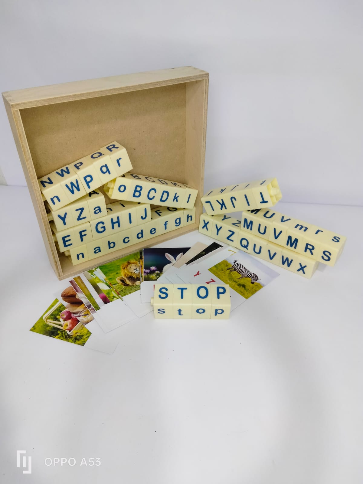 مكعبات الحروف الانجليزية الكوثر