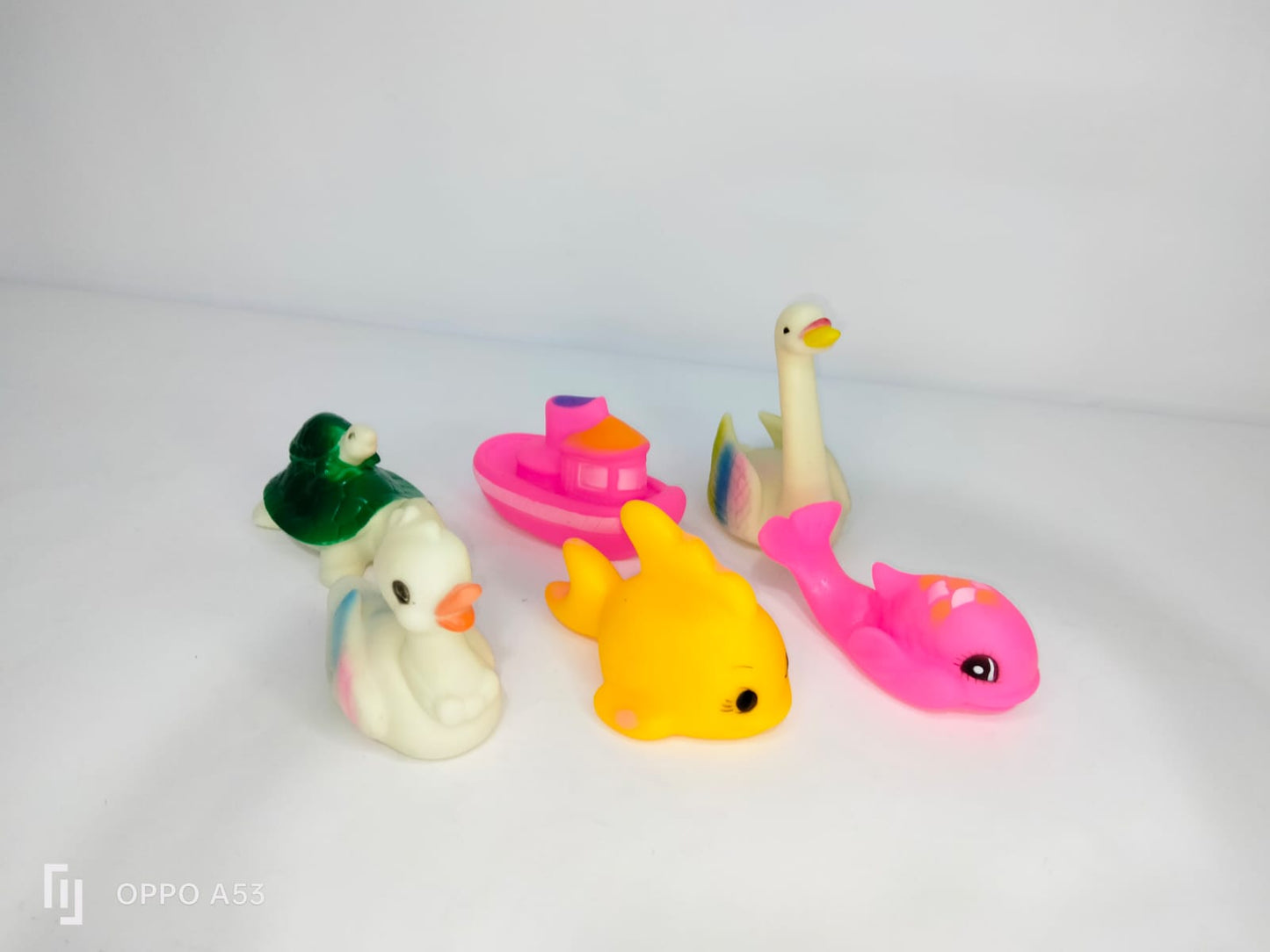 العاب شاور بلاستيك