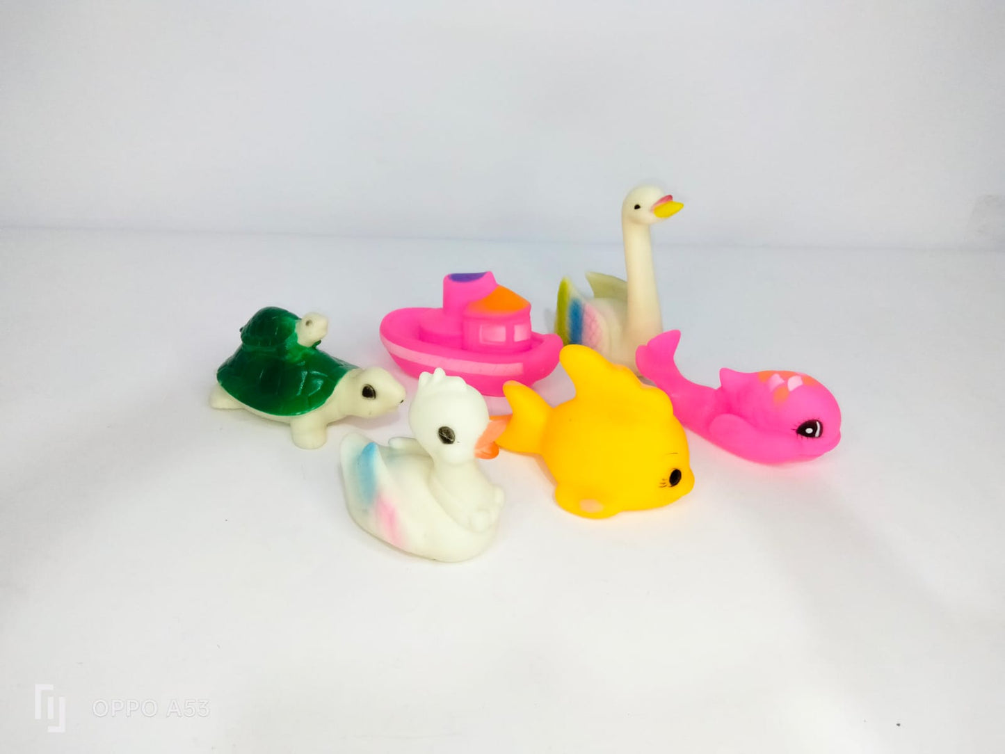 العاب شاور بلاستيك