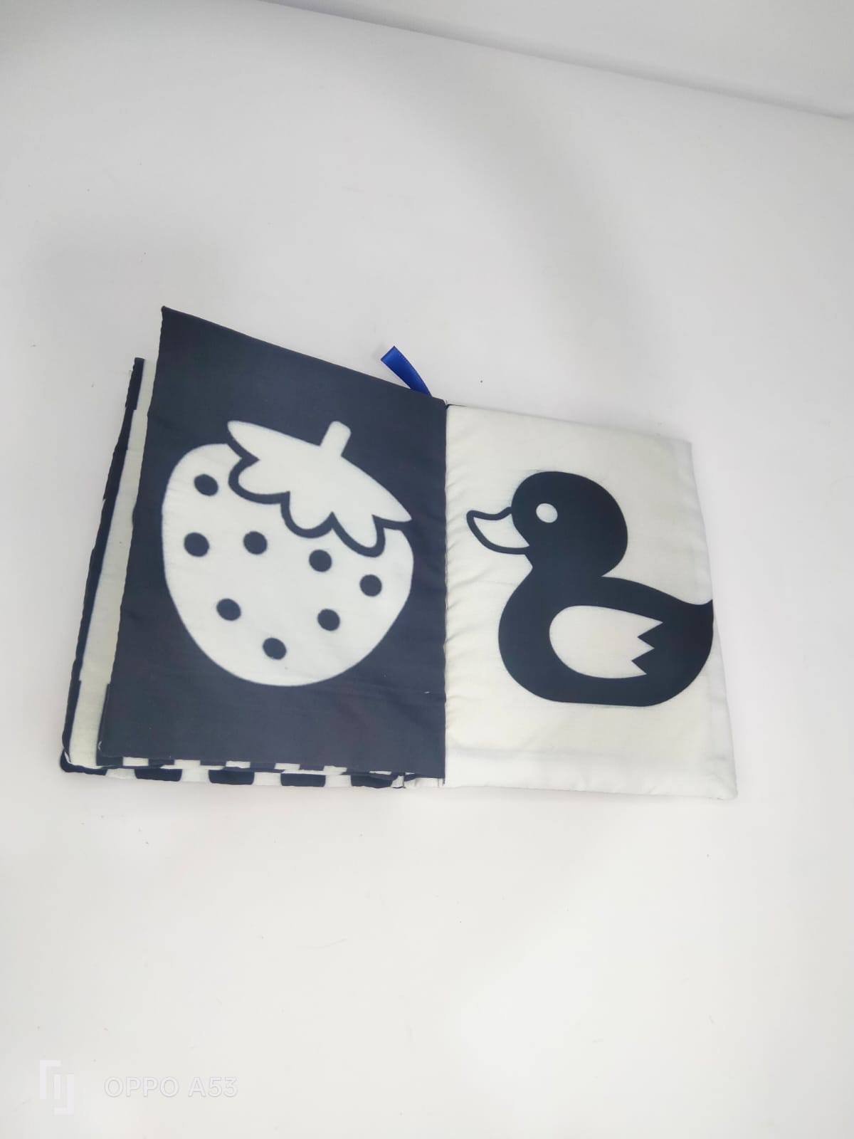 كتاب قماش ابيض واسود