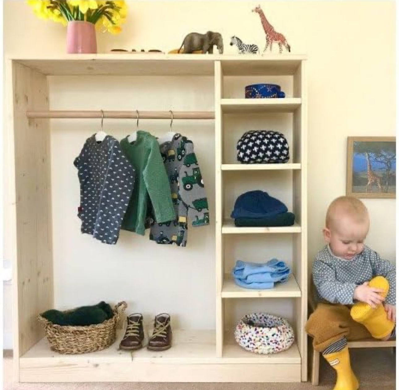 MONTESSORI CLOSET ❤️