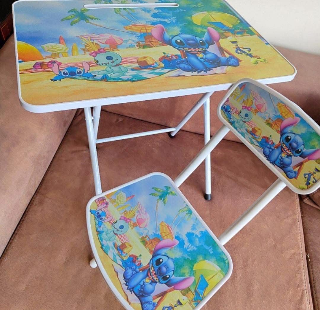 ترابيزه مع كرسي ستيتش وسبايدر مان