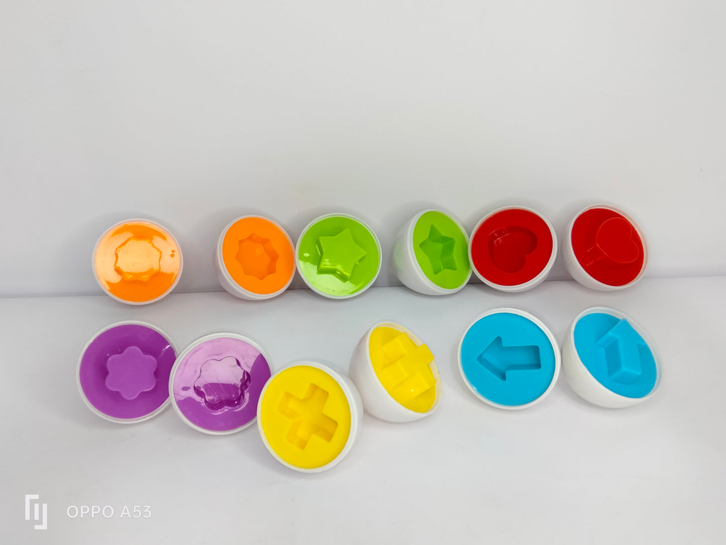 بيض مطابقة في باكت