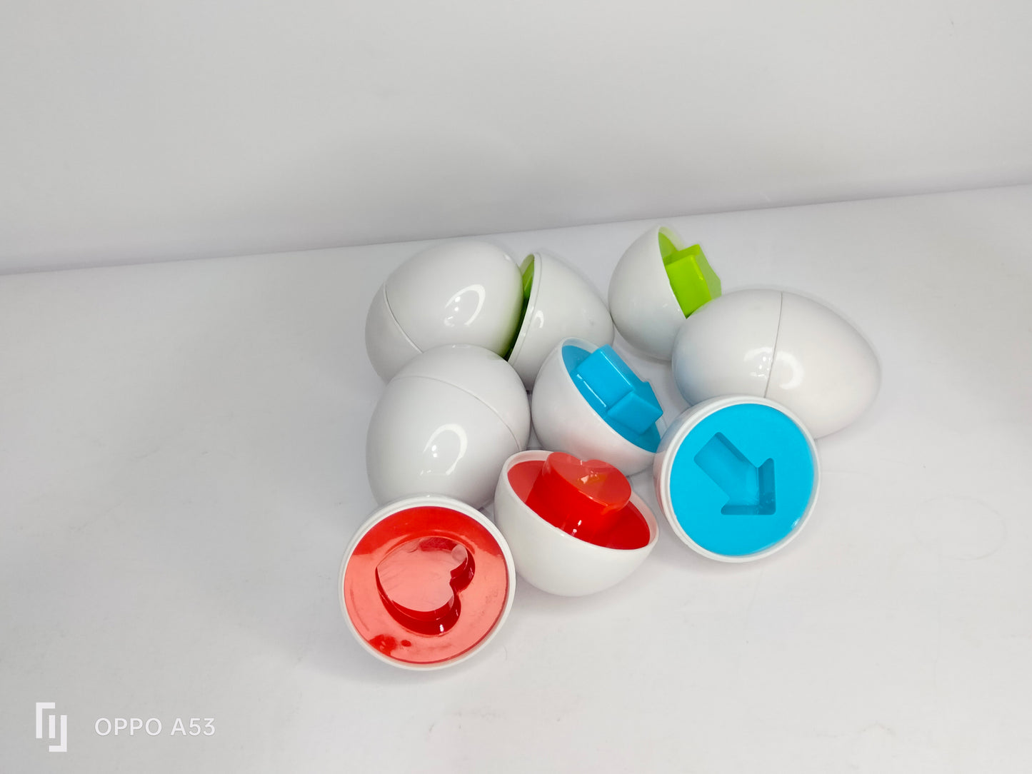 بيض مطابقة في باكت