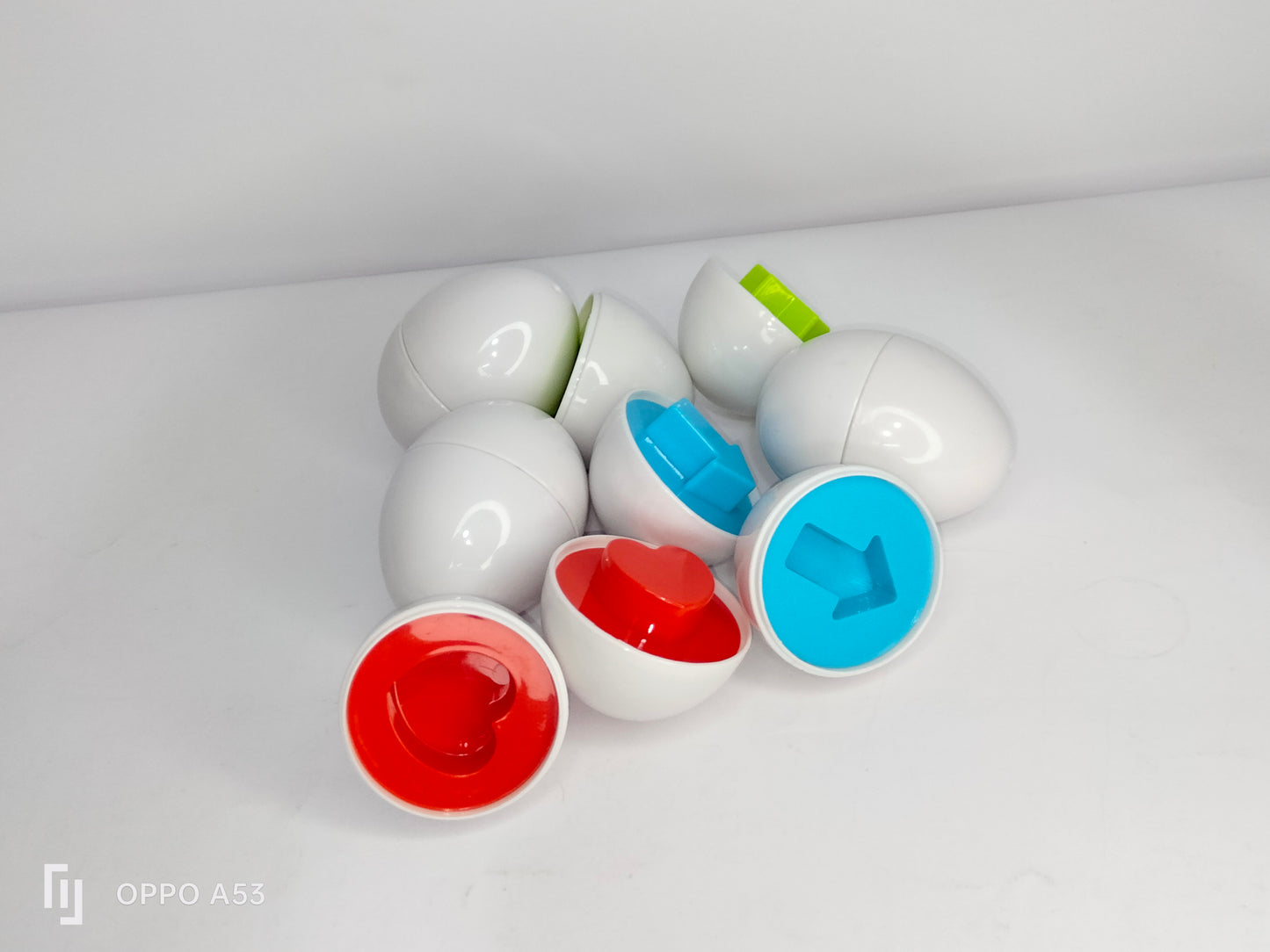 بيض مطابقة في باكت