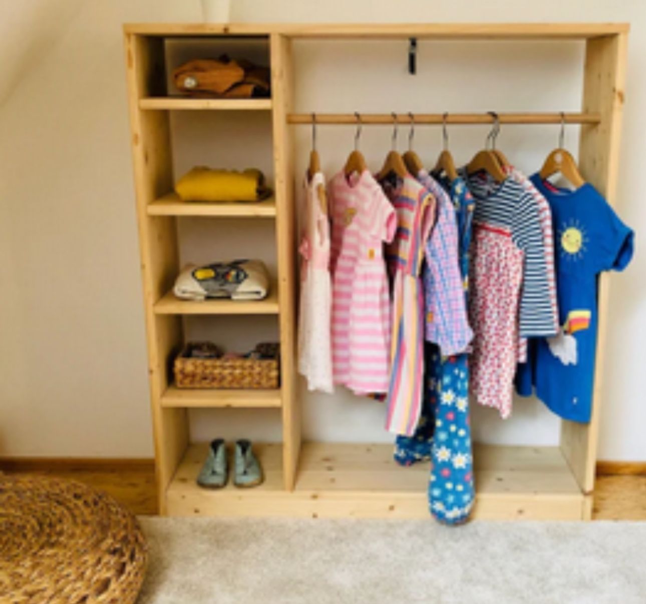 MONTESSORI CLOSET ❤️