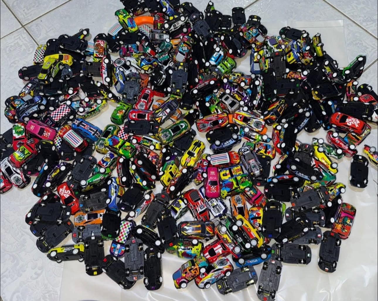 10 عربيات فى باكت